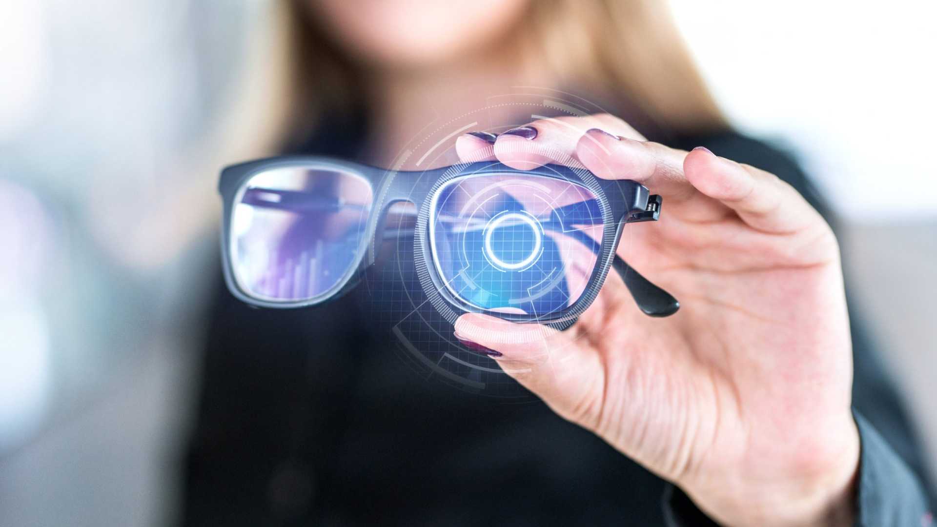 Smart glasses, ci risiamo: la lunga rincorsa agli "occhiali intelligenti”