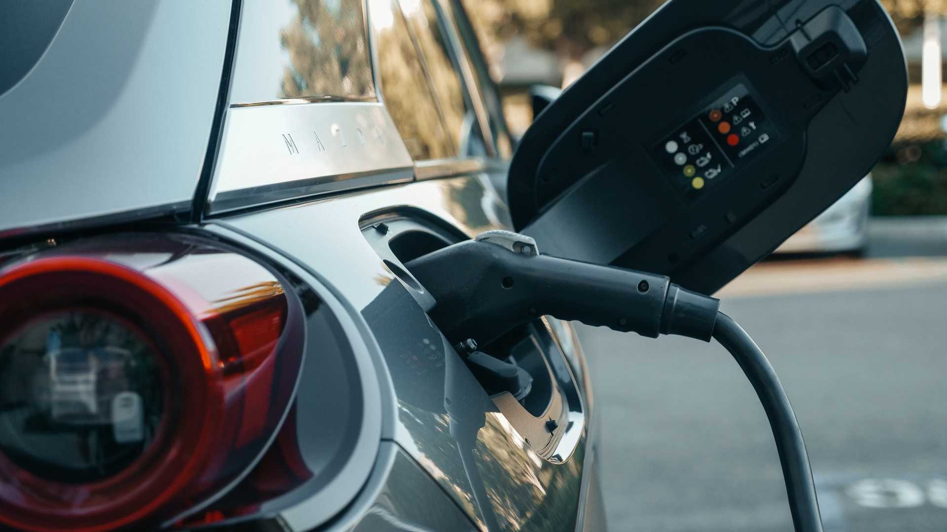 Litio, nel mondo viene riciclato solo il 5% delle batterie esauste