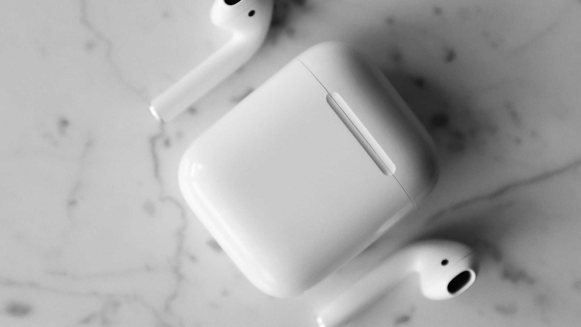 Vita breve e riparazioni complicate: il futuro degli auricolari bluetooth