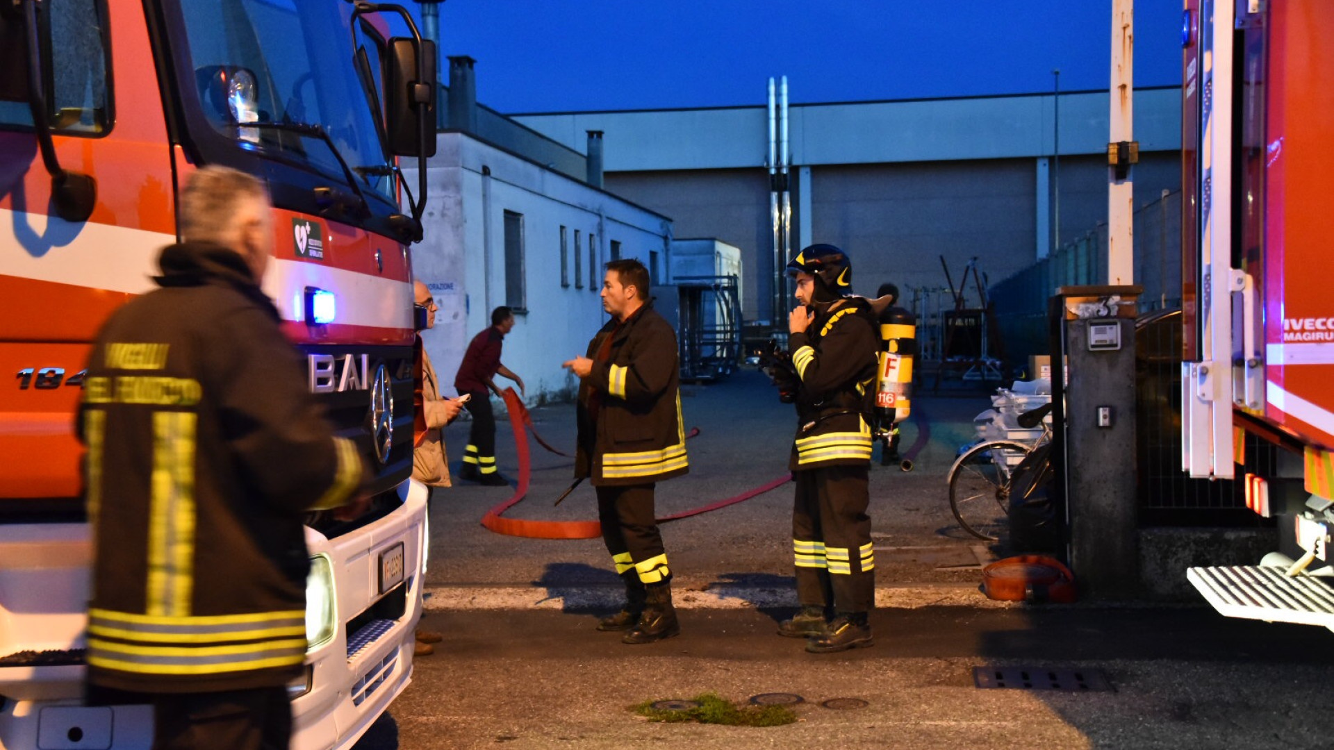 Doppio intervento dei pompieri. Fiamme domate in via Orsi e a Barriera Roma
