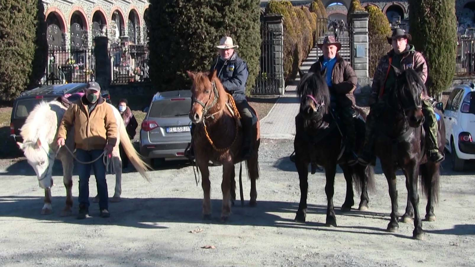 Cani, gatti e cavalli a Groppallo: oggi la benedizione degli animali