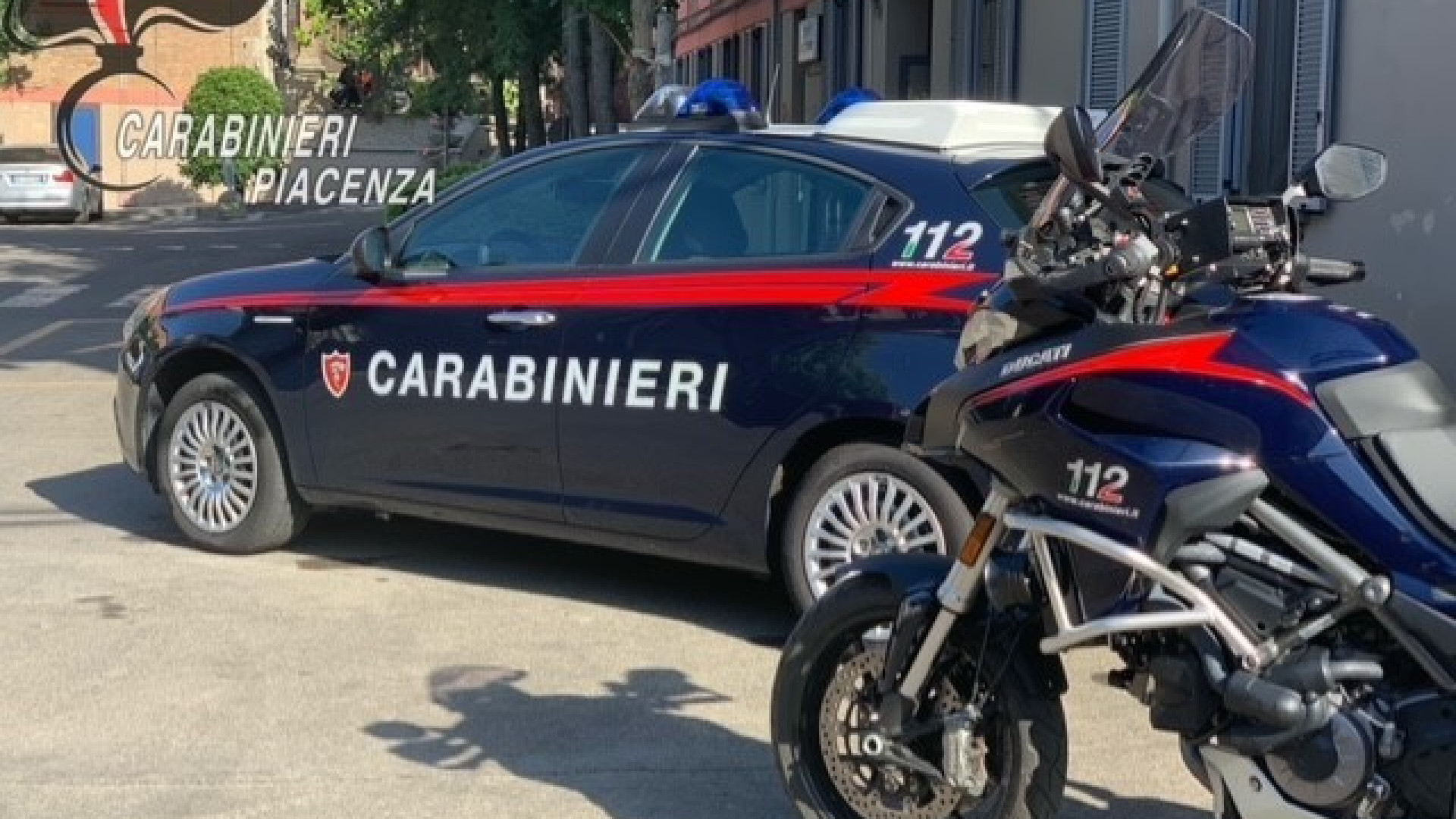 Marito e moglie litigano, carabinieri scoprono che dovevano scontare 20 anni