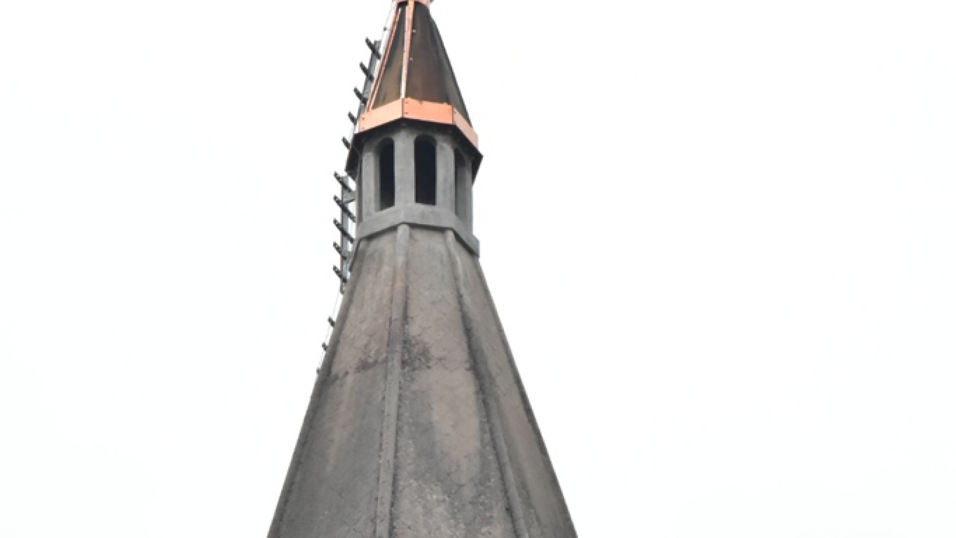 Corpus Domini, terminati i lavori e via l'impalcatura: ecco il campanile