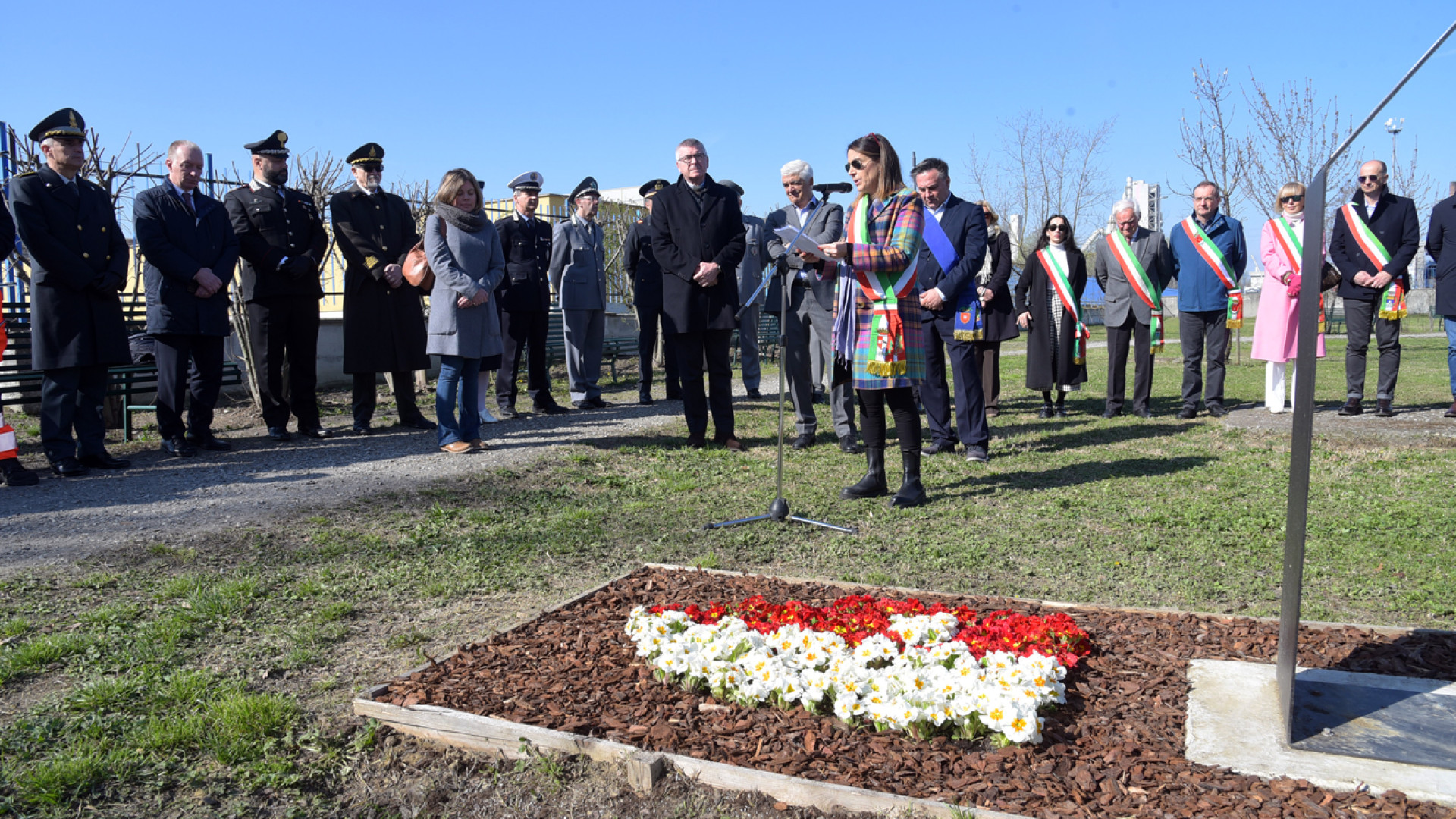 Piacenza non dimentica le vittime del Covid: "L'ultimo abbraccio per tutte loro"