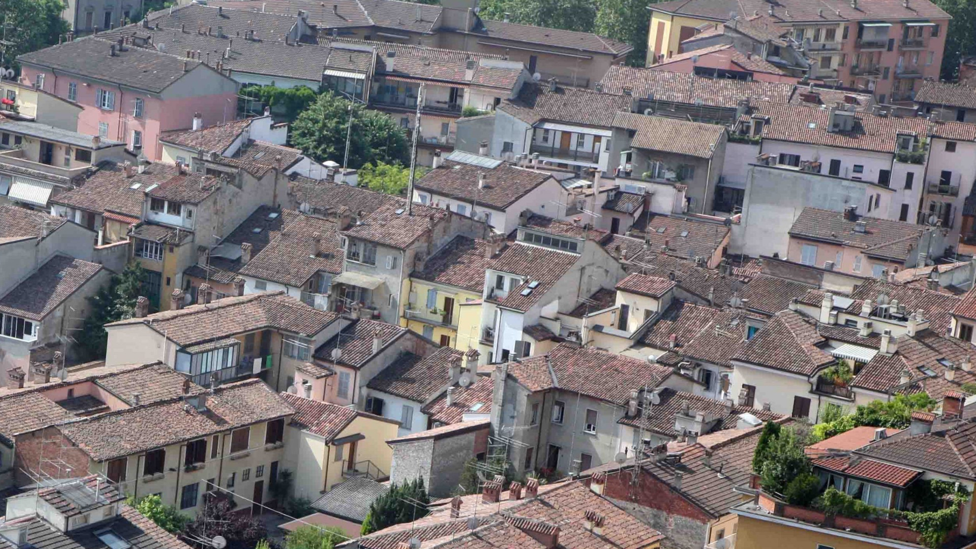 Immobiliare piacentino: compravendite in calo nel primo semestre 2024