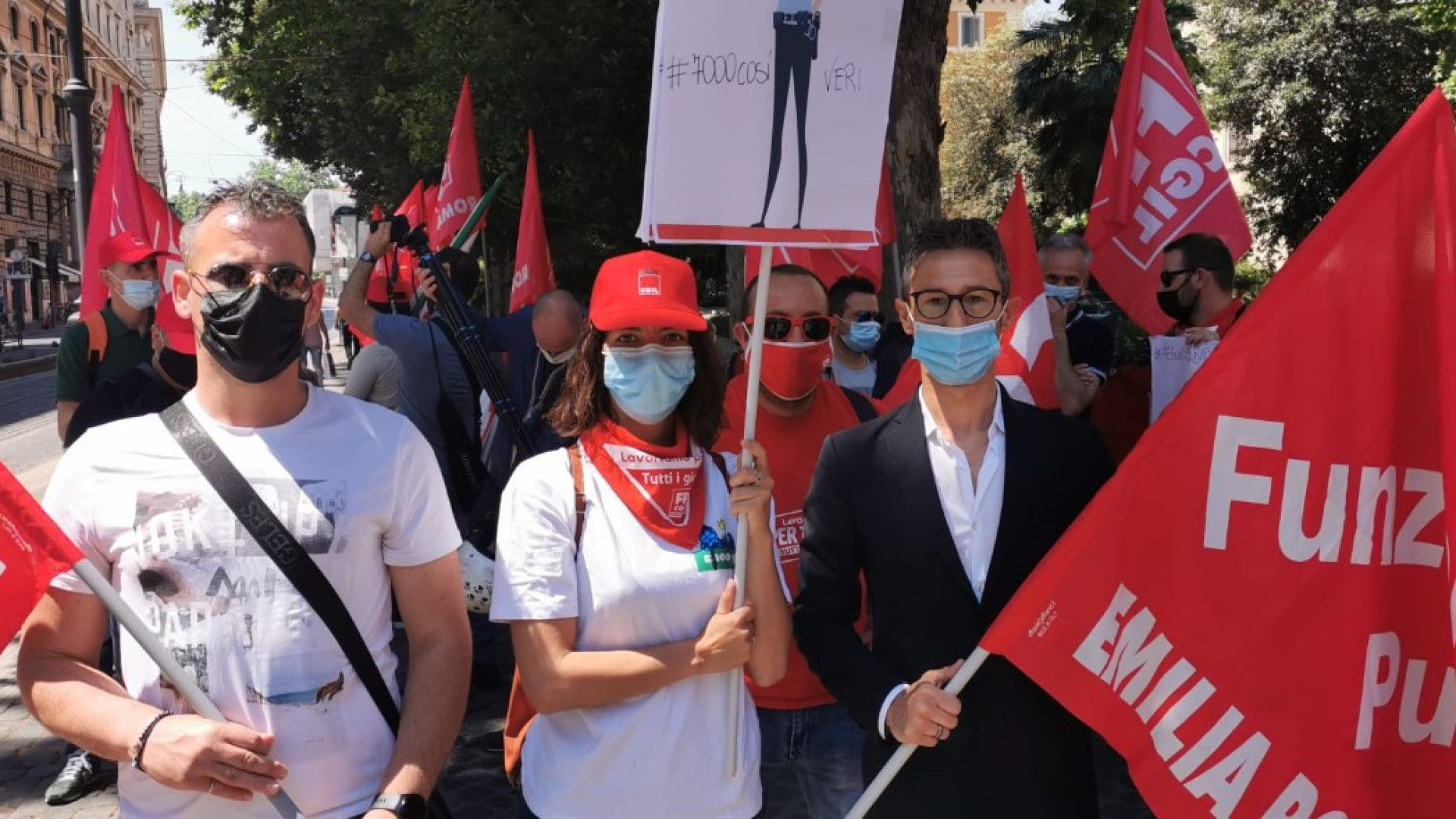 Assunzioni, aggressioni e contratto: sit in della polizia penitenziaria a Roma