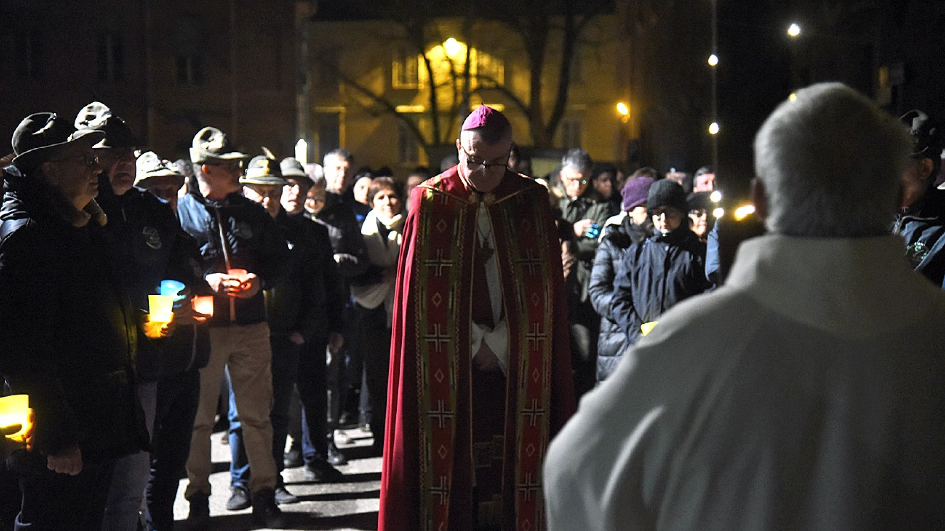 La Via Crucis piacentina sceglie l'ospedale: frammenti di cura invece di stazioni