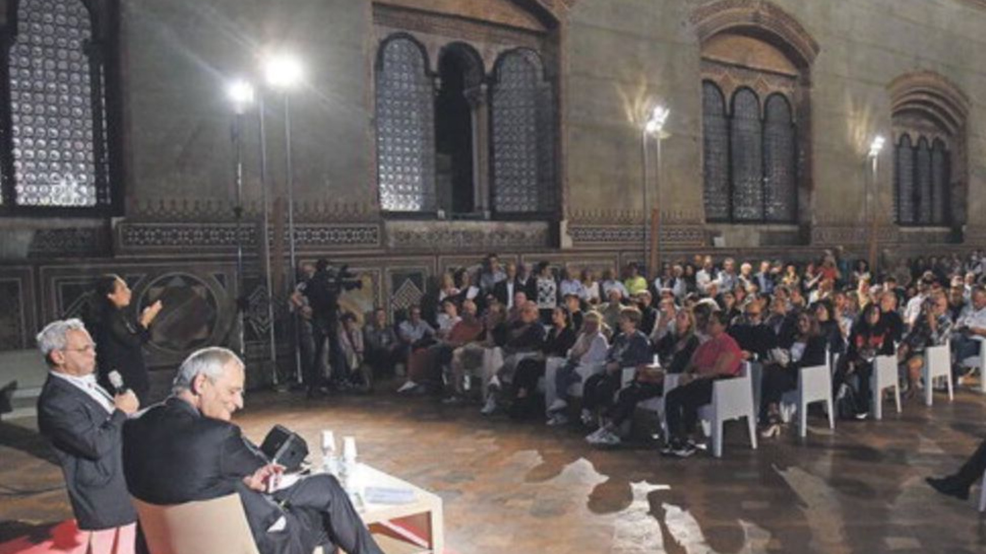 Il cardinale Zuppi al Festival: "In Ucraina non bastano le armi, serve il dialogo"