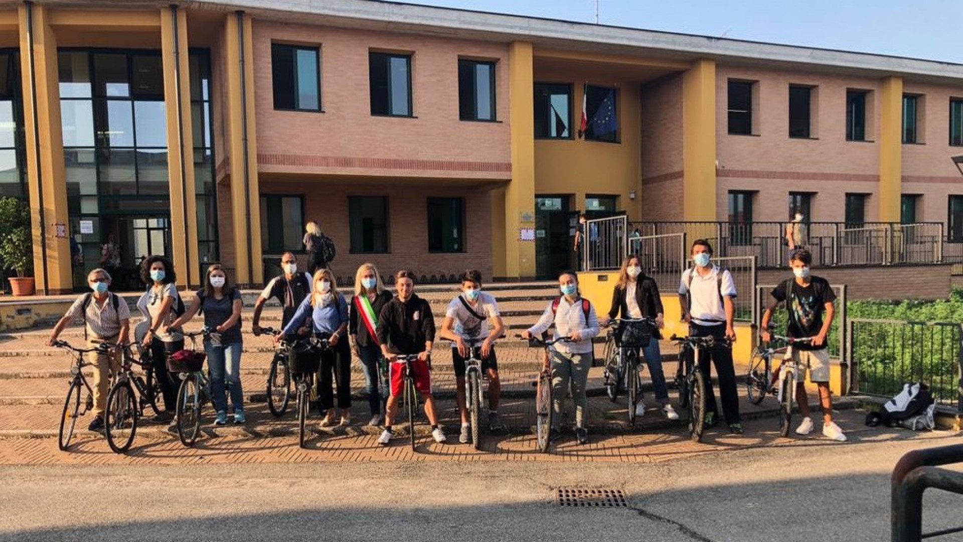 Lezioni di educazione fisica sulle due ruote: "Ma mancano le bici"