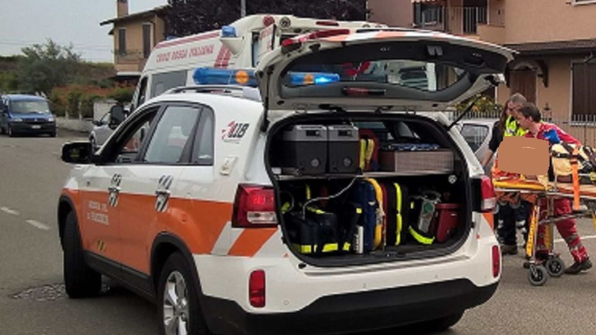 Fontana Fredda: precipita dal tetto di casa, uomo al pronto soccorso