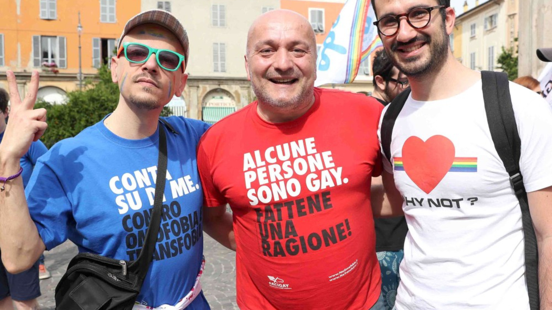 "Stop H8, basta odio”. Corteo nella giornata internazionale contro l’omofobia