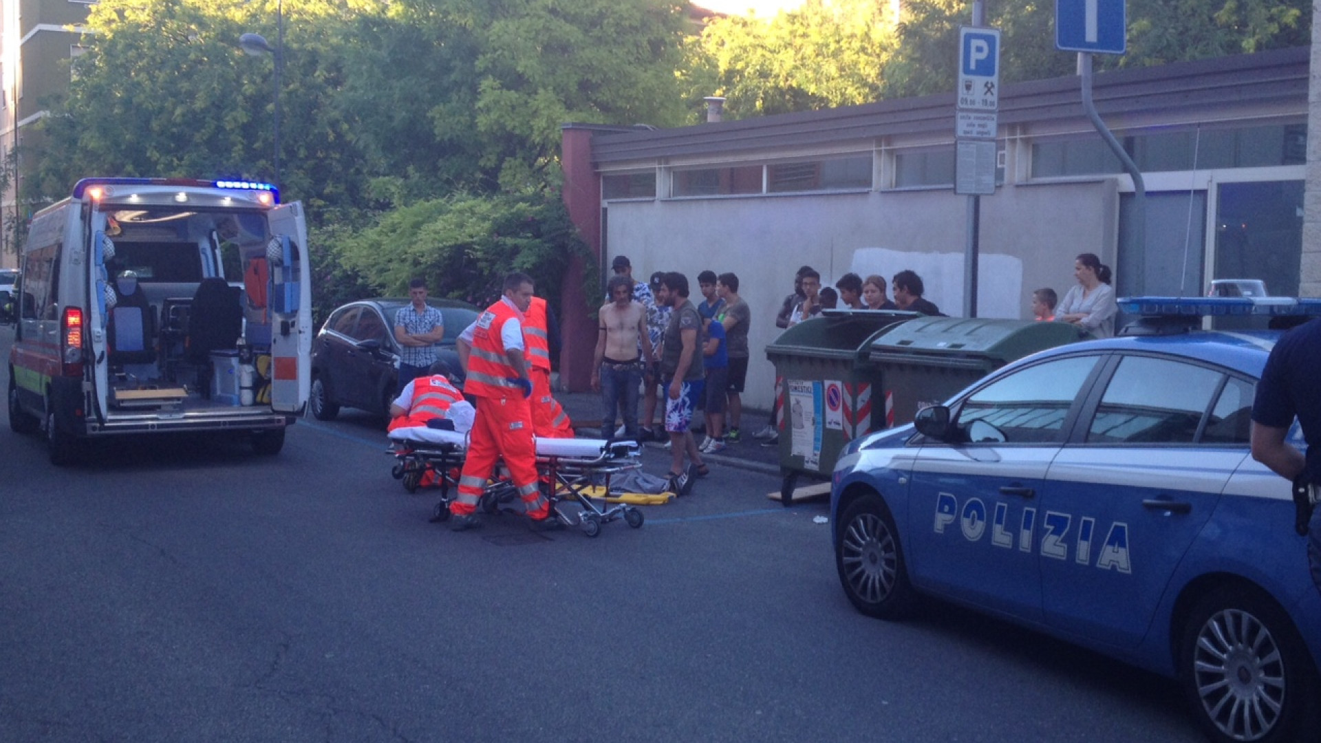 Via Giarelli, violenta rissa a colpi di bastone tra stranieri
