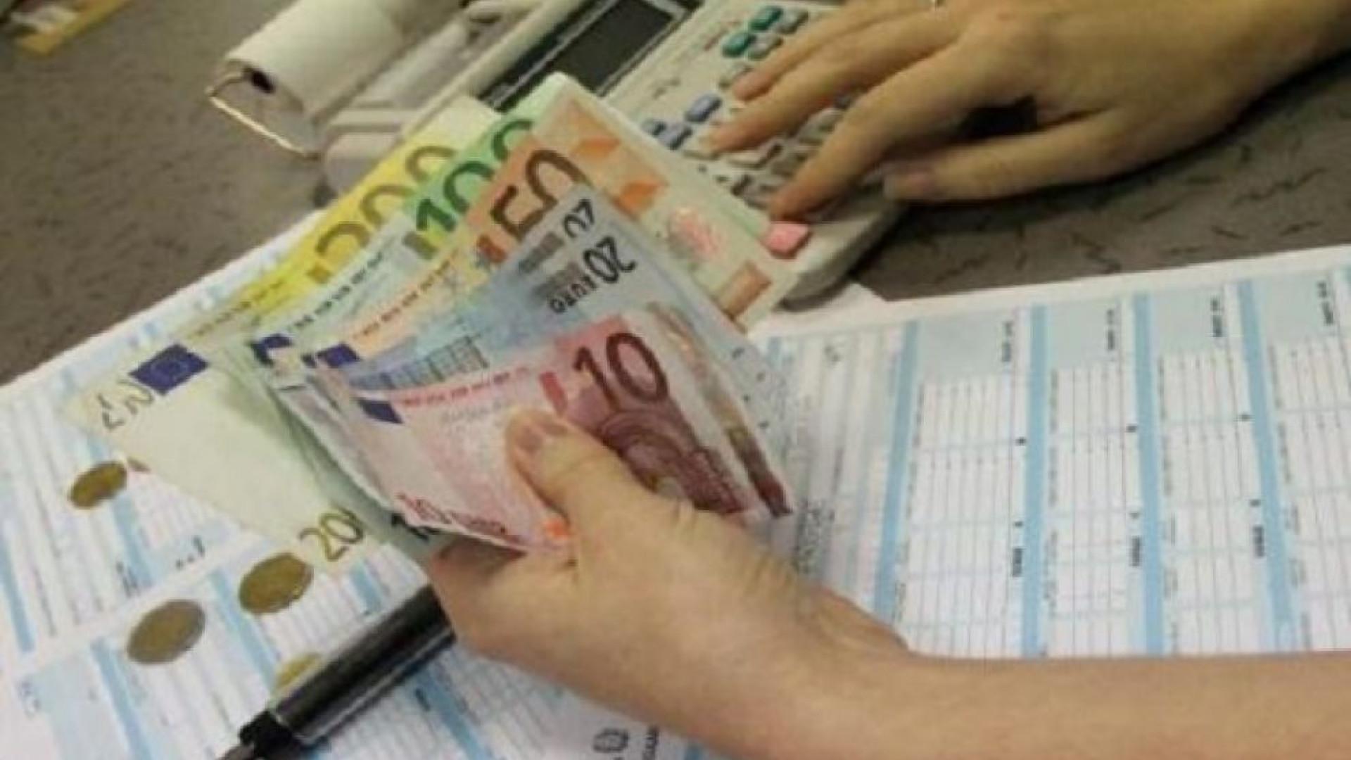 Tasi, lunghe code e Caaf intasati. I sindacati chiedono chiarezza