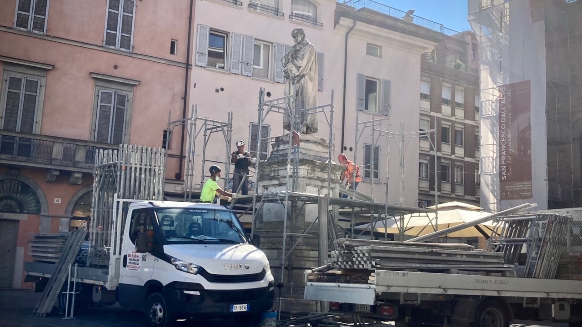 Statua di Romagnosi, al via il restauro dopo 23 anni: “Torna all’antico splendore”
