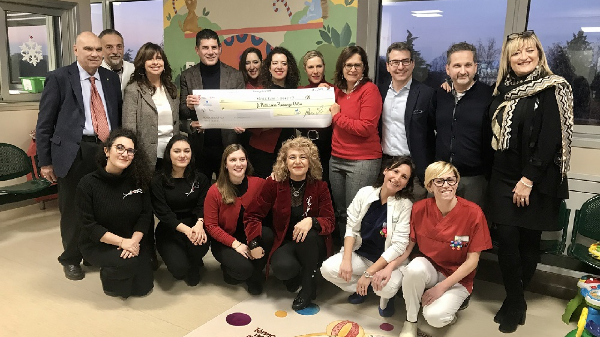 Donazione di 1.200 euro per rendere la pediatria ancora più colorata