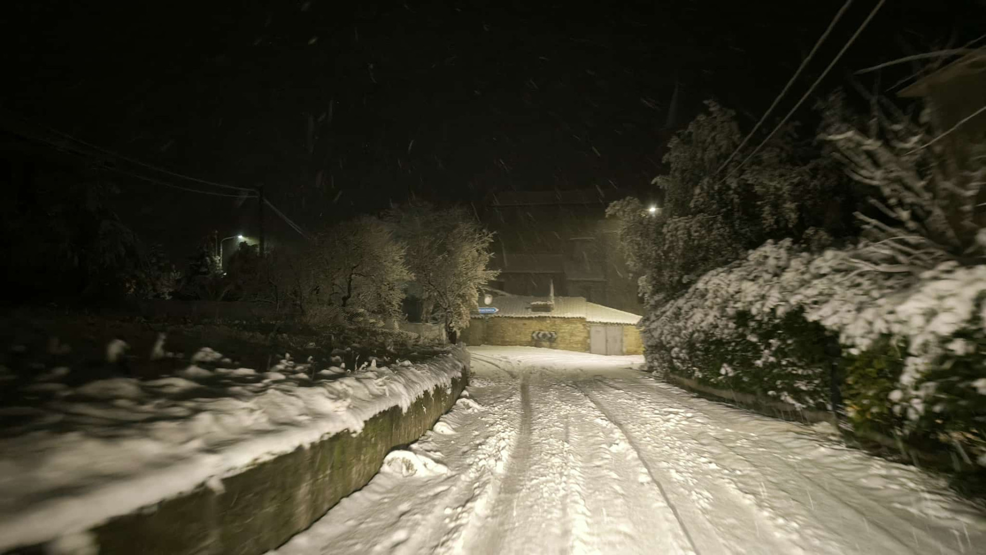 Nevicata: duemila utenze senza corrente, lavori in corso per il ripristino