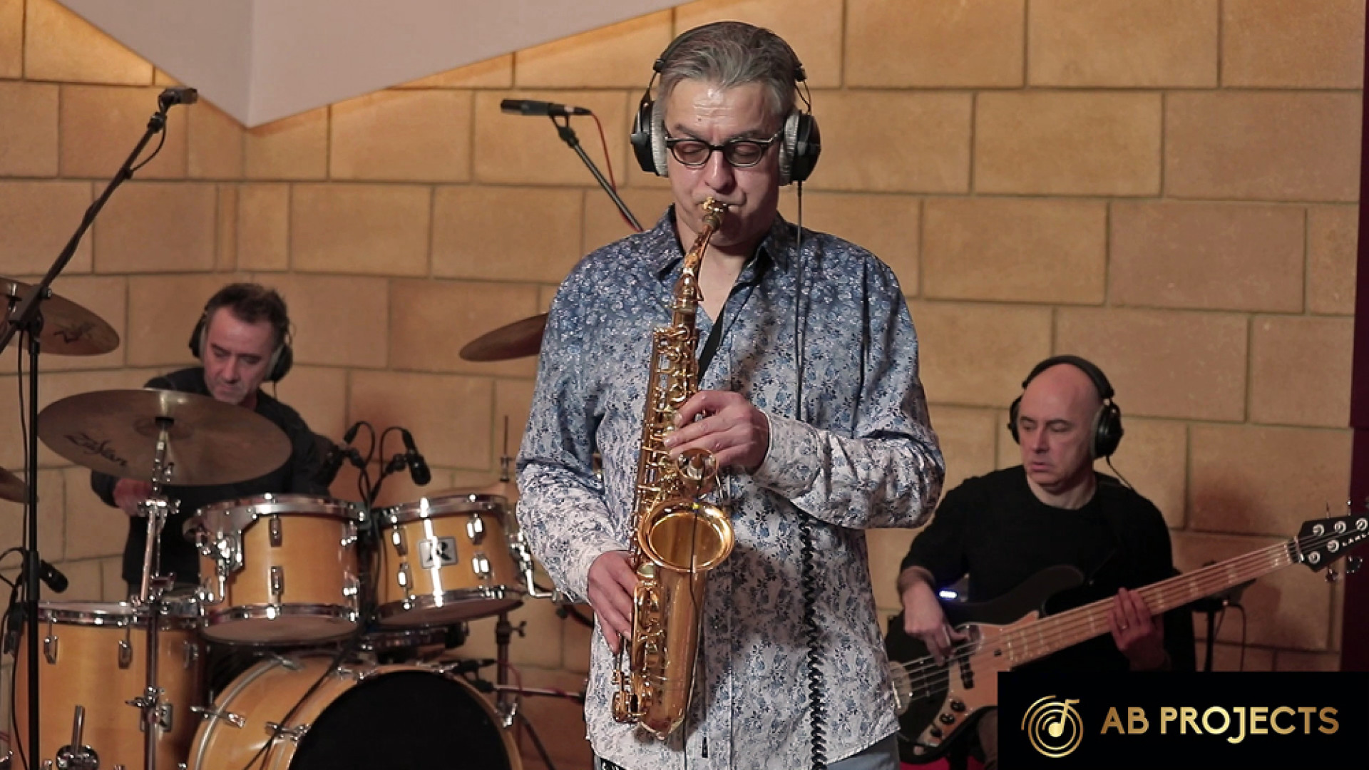 Le “jam session” del sax di Bertozzi all’Elfo Studio per lenire la voglia di “live”