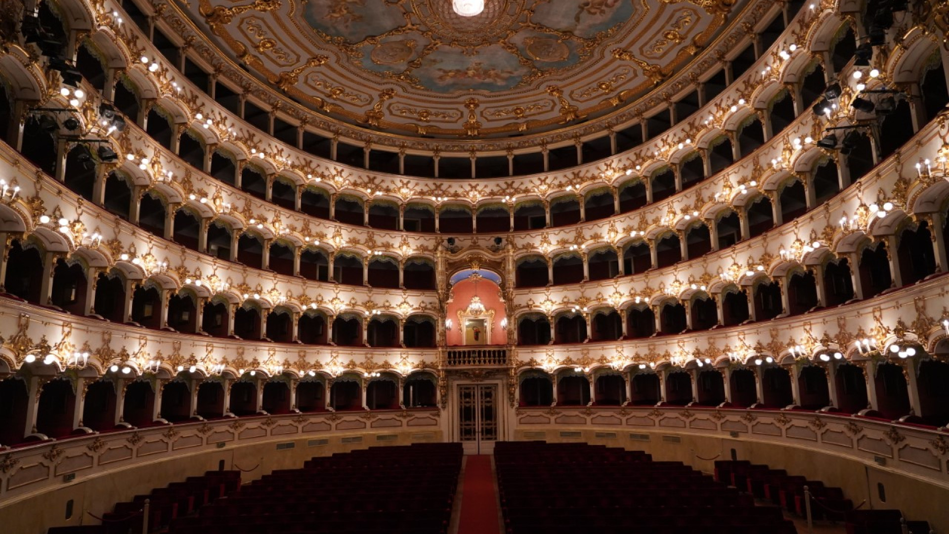 Laurito, Dante e De Filippo: così riparte la prosa di Teatro Gioco Vita al Municipale