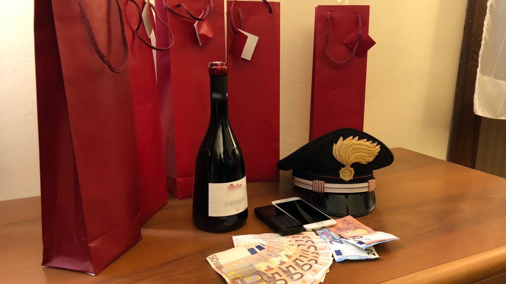 Vino sconosciuto a prezzi molto elevati: arrivano altre denunce di ristoratori