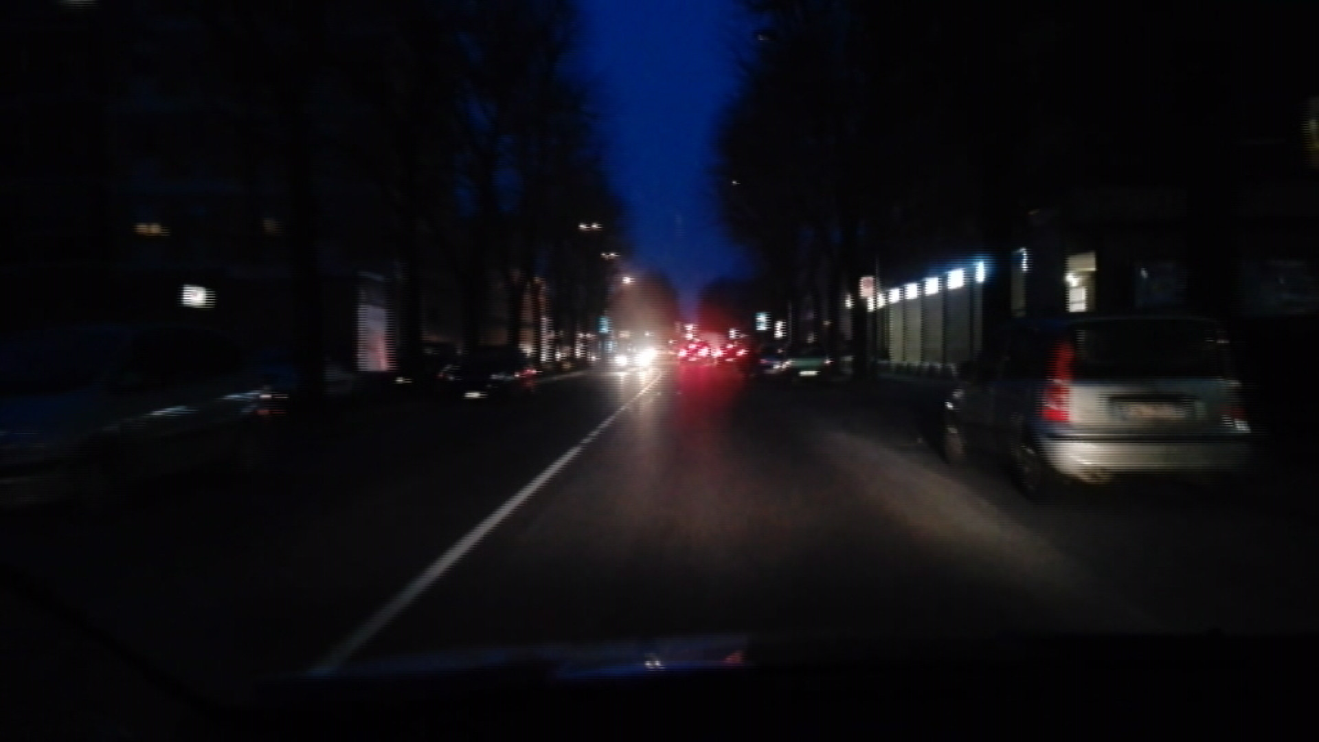 Troppi condizionatori accesi, black-out in città. Ieri sera vie al buio