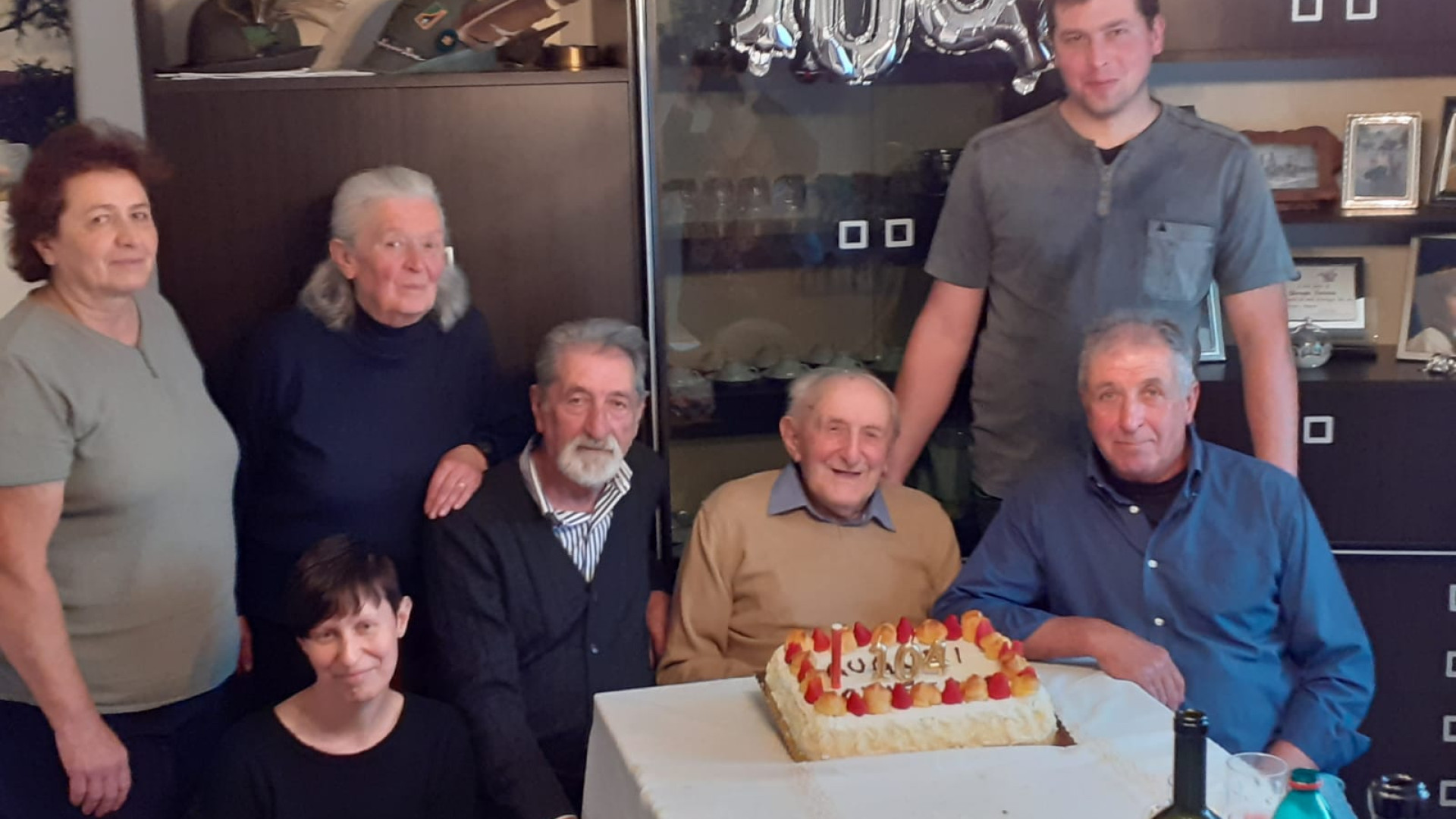 Pradello di Bettola, Giuseppe Carrara festeggia i suoi 104 anni cantando