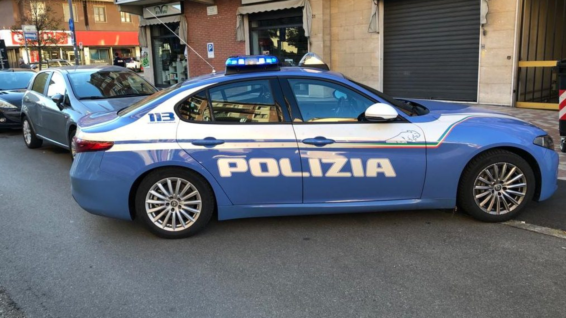 Viale Dante, nella lite tra giovani stranieri spunta anche un coltello