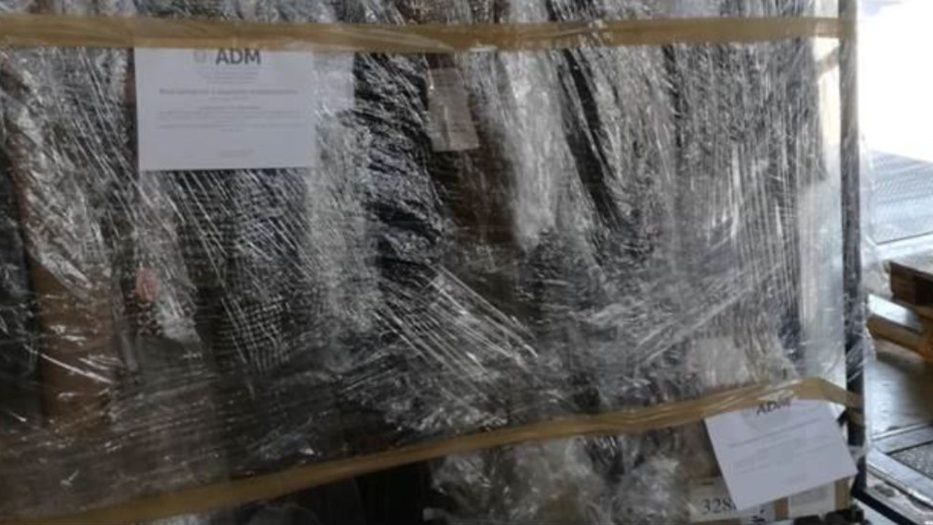 Falso "Made in Italy", la Dogana sequestra 130 capi di abbigliamento firmati