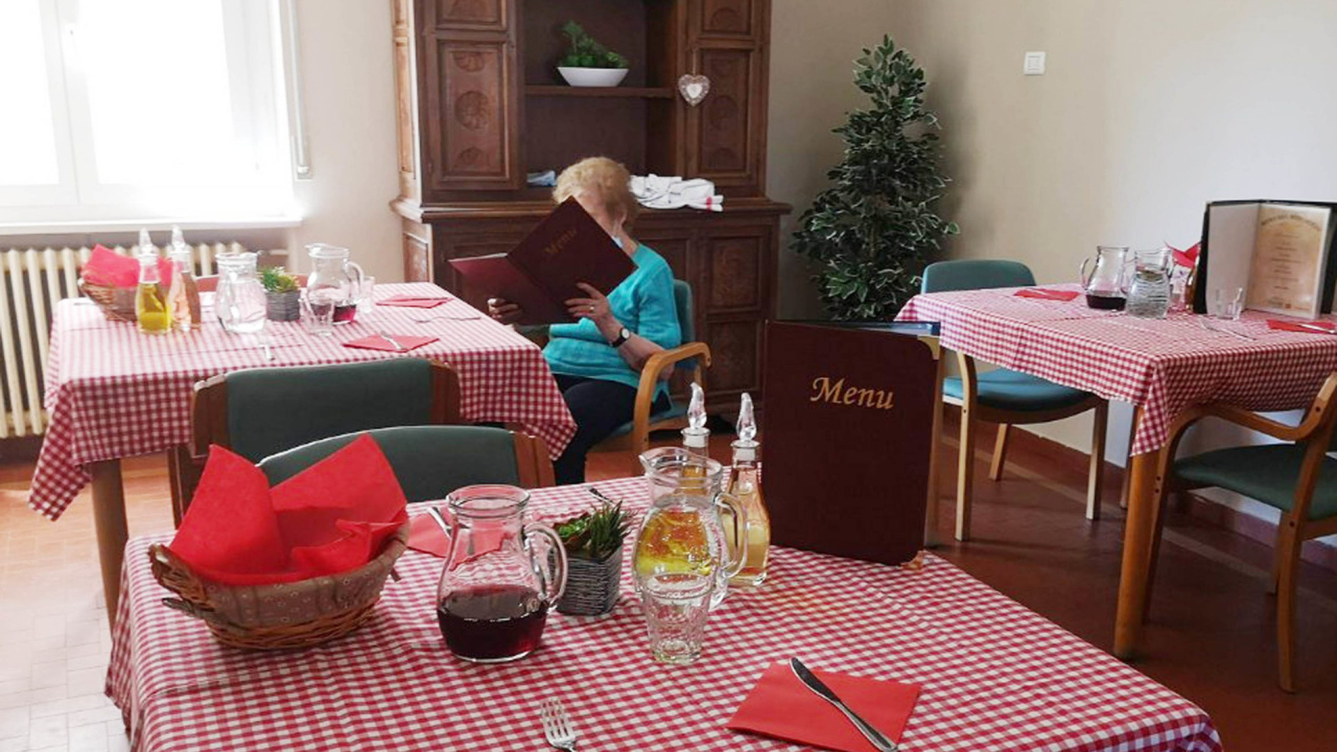 La sala da pranzo degli ospiti dell'Albesani si trasforma in una trattoria