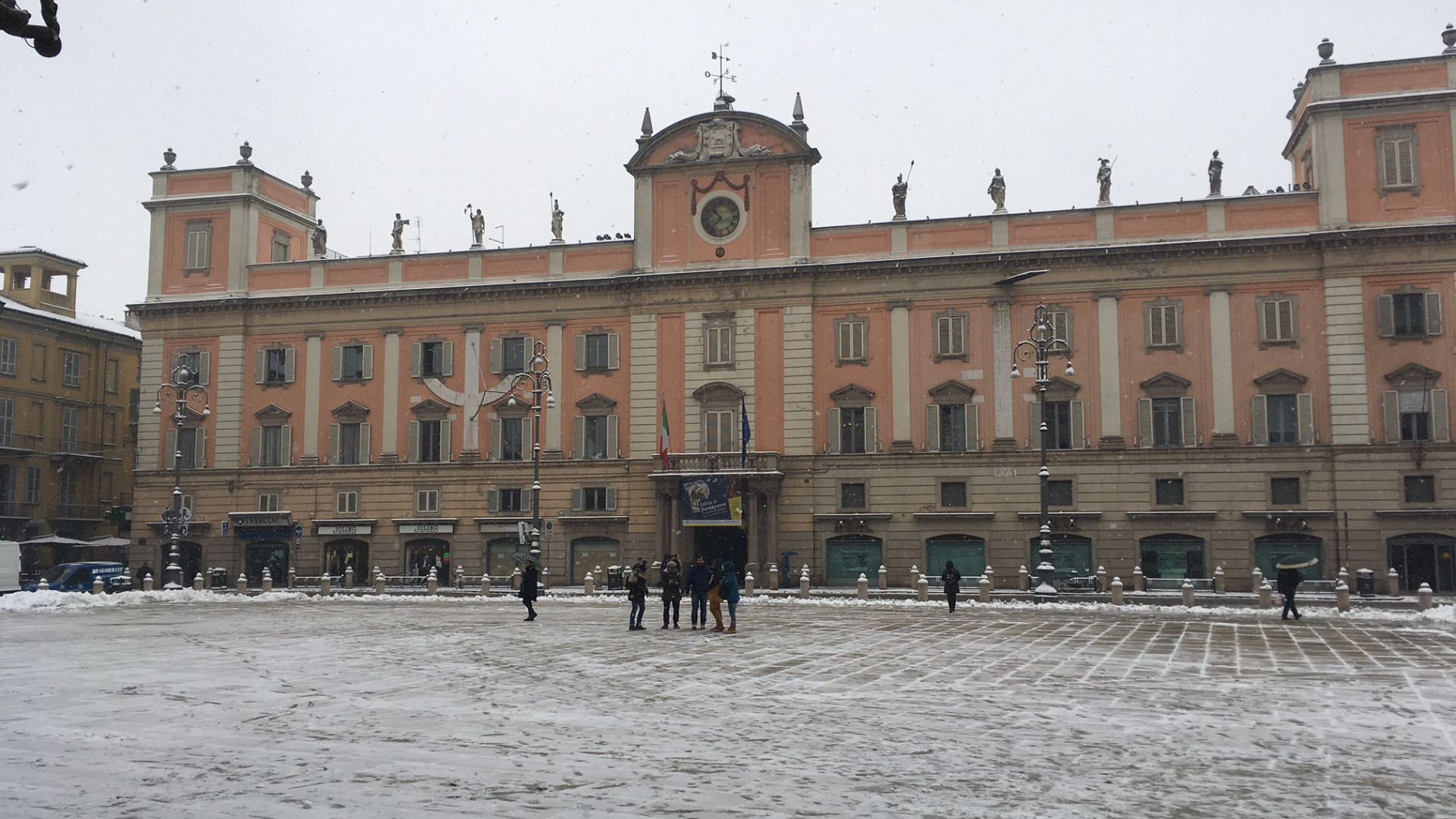 Allerta neve per tutta la giornata di domani in pianura e in collina