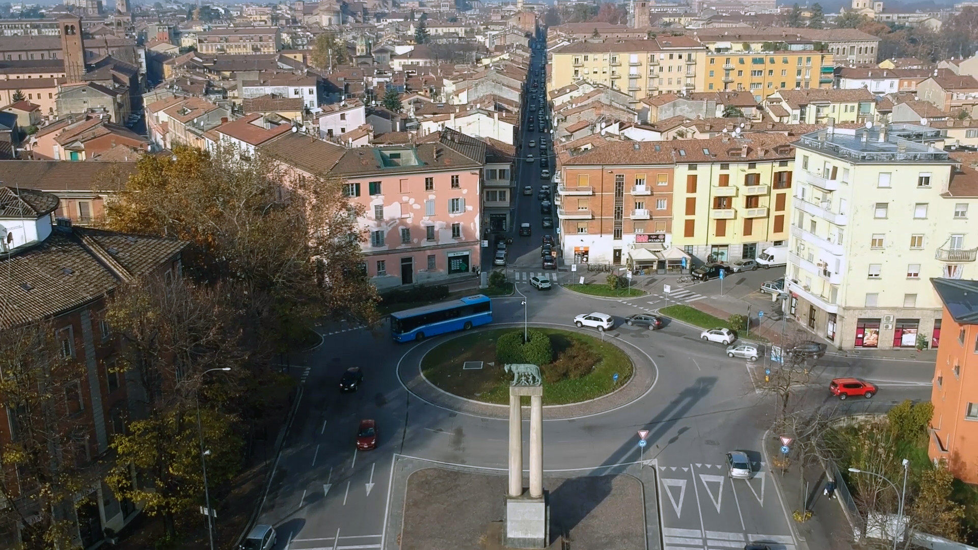 Per "salvare" il nipote consegna bancomat, soldi e fedi d'oro: 85enne truffata
