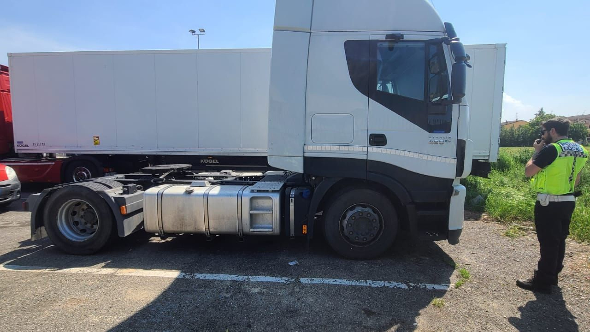 Castel San Giovanni, la polizia locale ritrova auto e camion rubati. Resi ai proprietari