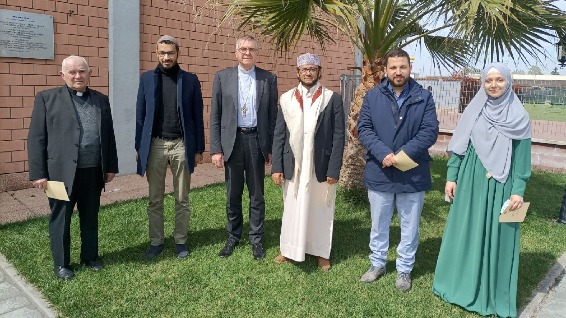 Il vescovo Cevolotto in visita alla comunità islamica in occasione del Ramadan