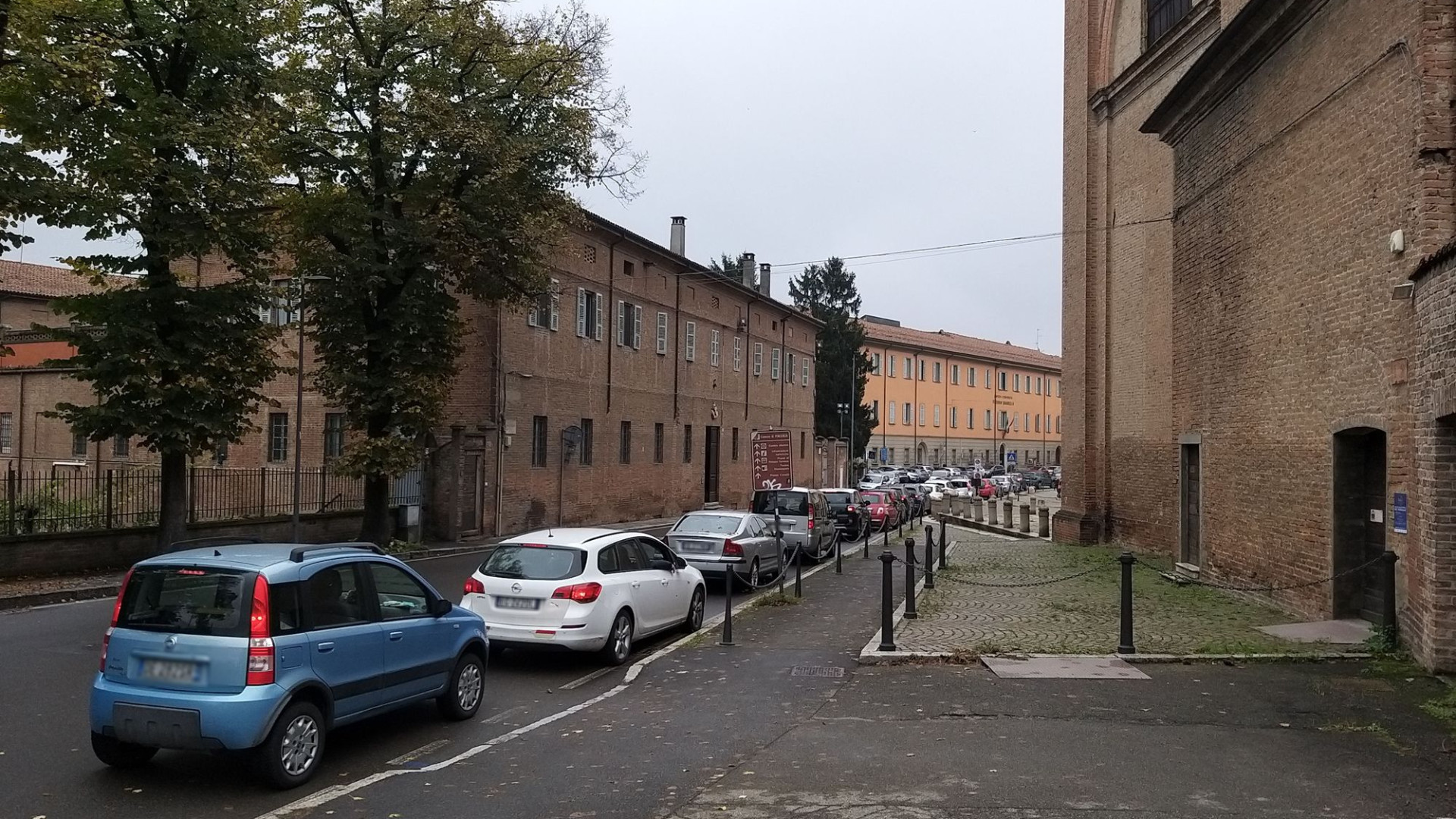La coda infinita di chi deve andare all'ospedale in auto: "Ogni volta è un incubo"