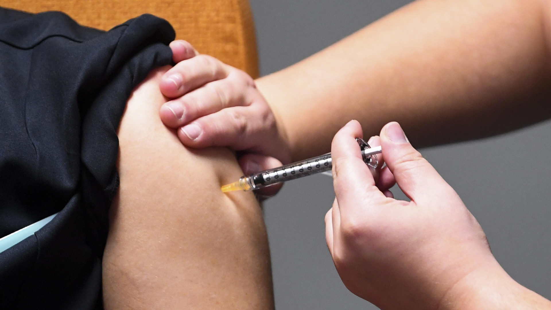 Covid, i club Lions di Piacenza: "Medici volontari pronti a vaccinare"