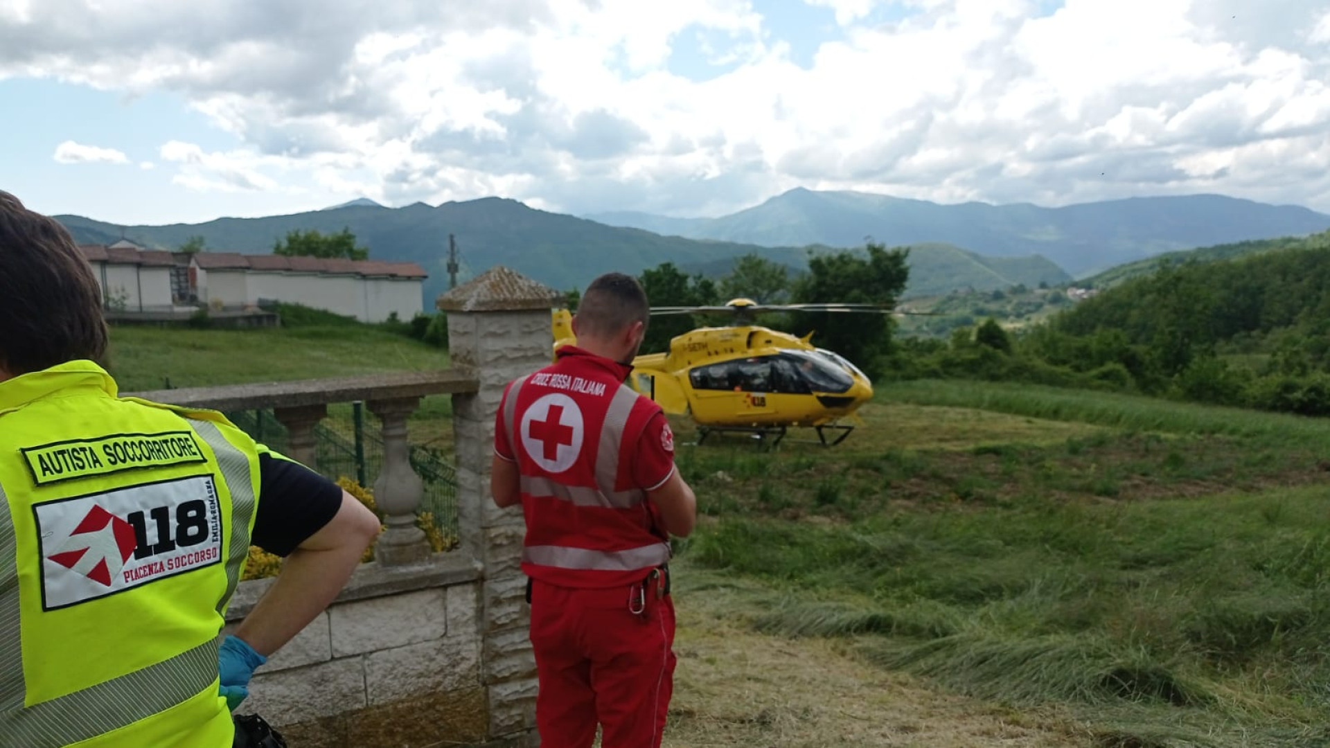 Scontro frontale tra due auto a Brugneto di Ferriere: interviene l'elisoccorso