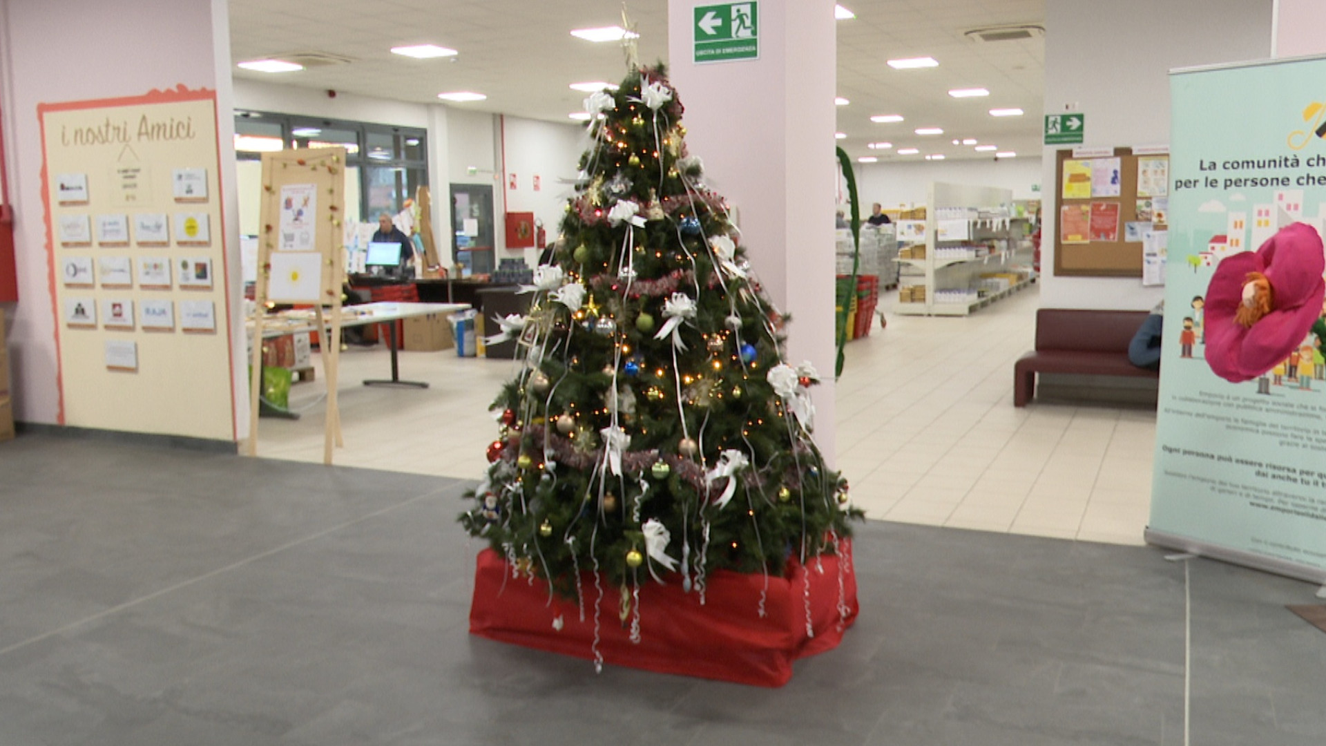 Villaggio di Babbo Natale e laboratori: tante attività all'Emporio Solidale