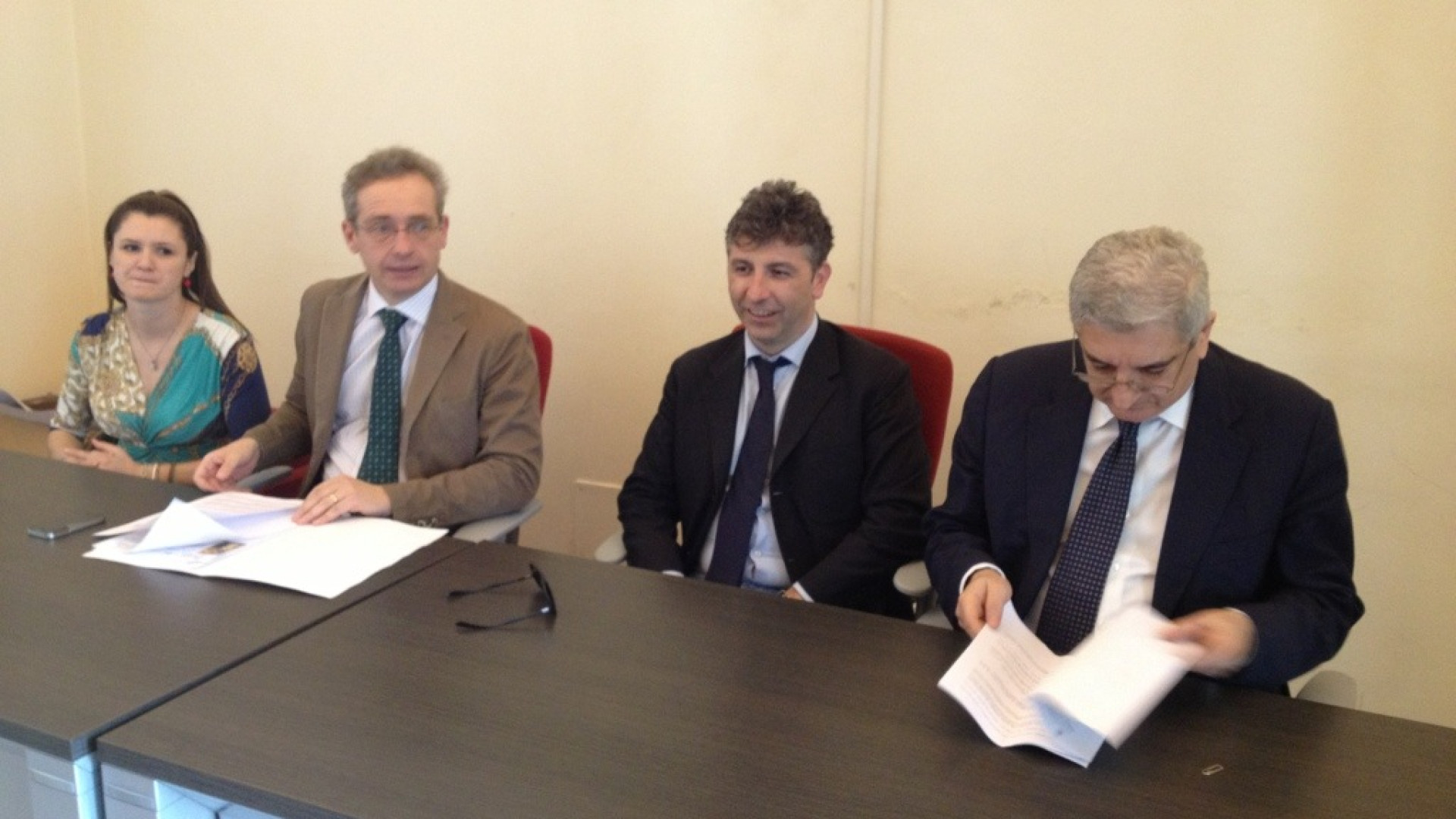 Coppie di fatto, centrodestra contro la proposta di un registro comunale