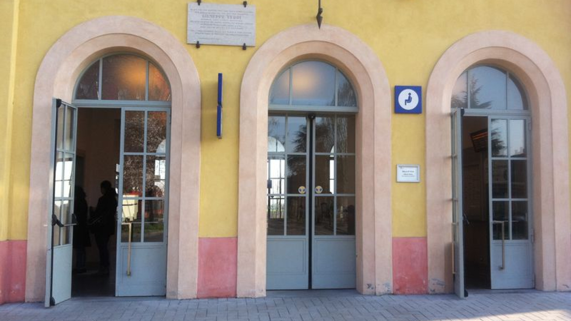 Chiude la biglietteria della stazione, sindaco amareggiato: "Non mollo"
