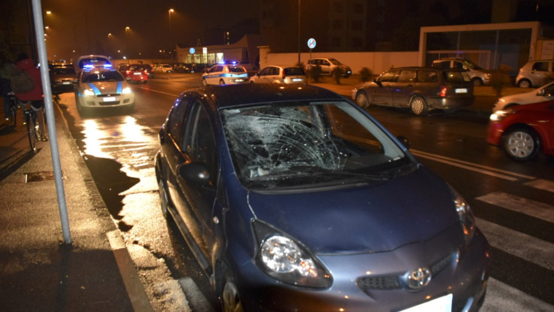 Anziana travolta sulle strisce in via Radini Tedeschi, è grave