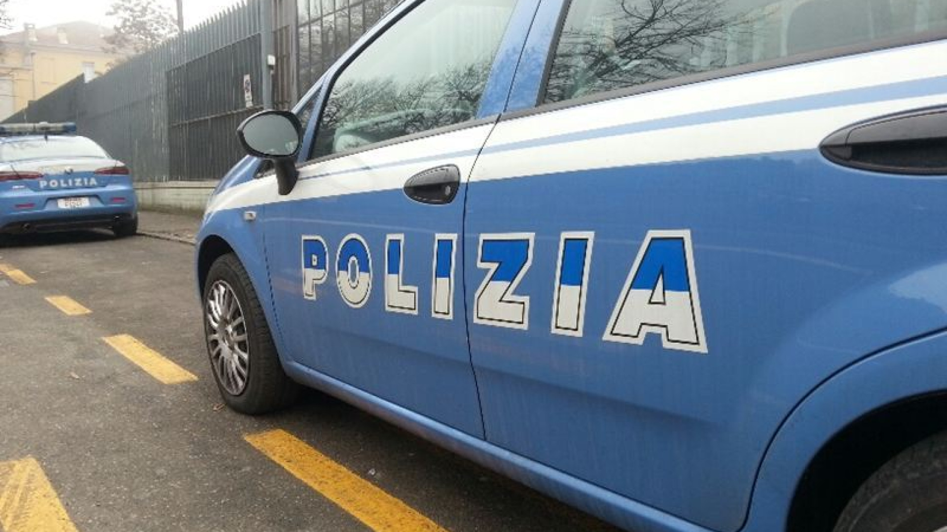 Aggressione alla Caritas, uomo si scaglia contro due poliziotti ferendoli. Arrestato
