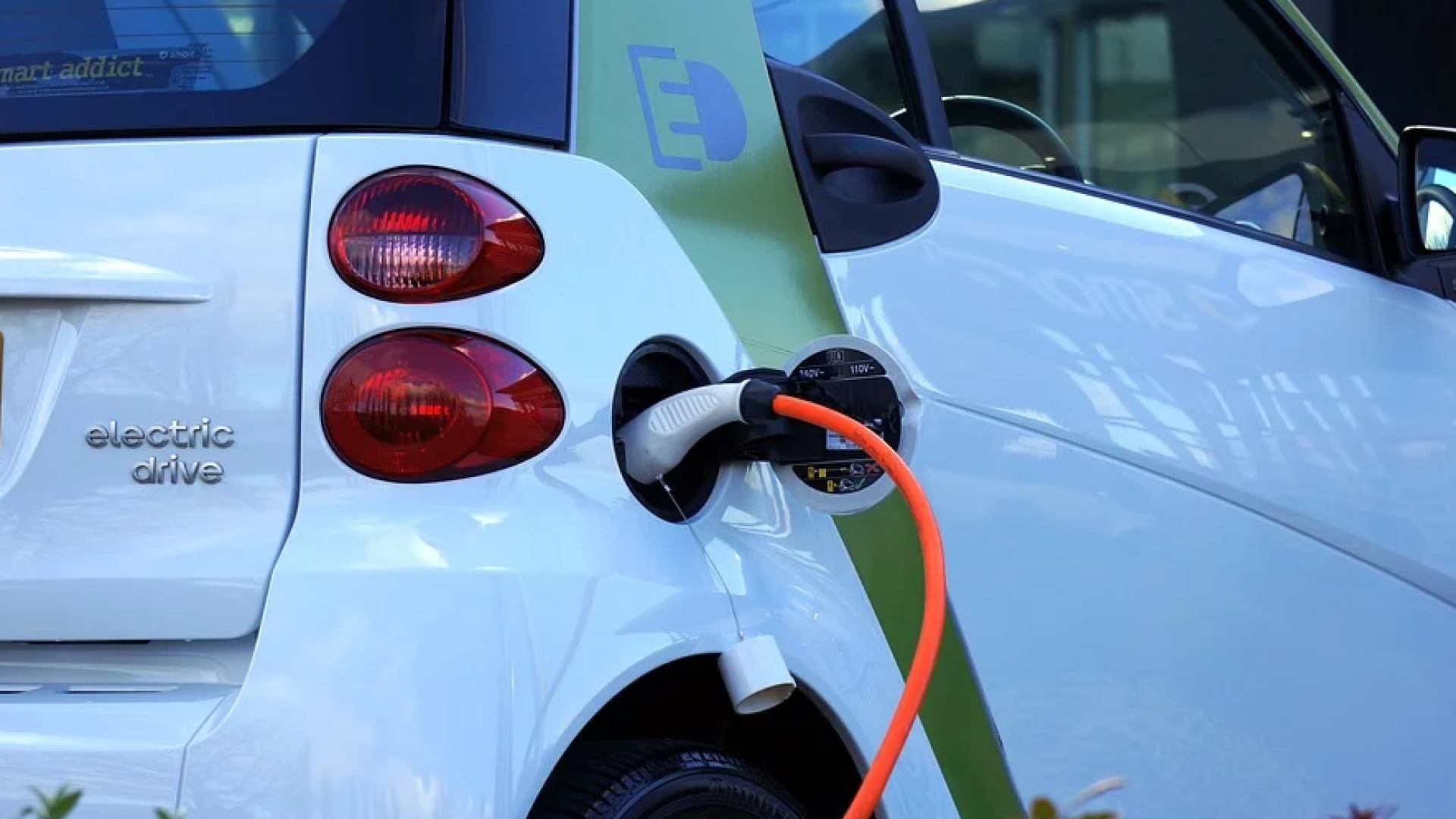 Auto elettriche: presto 37 nuovi punti di ricarica in tutta la città