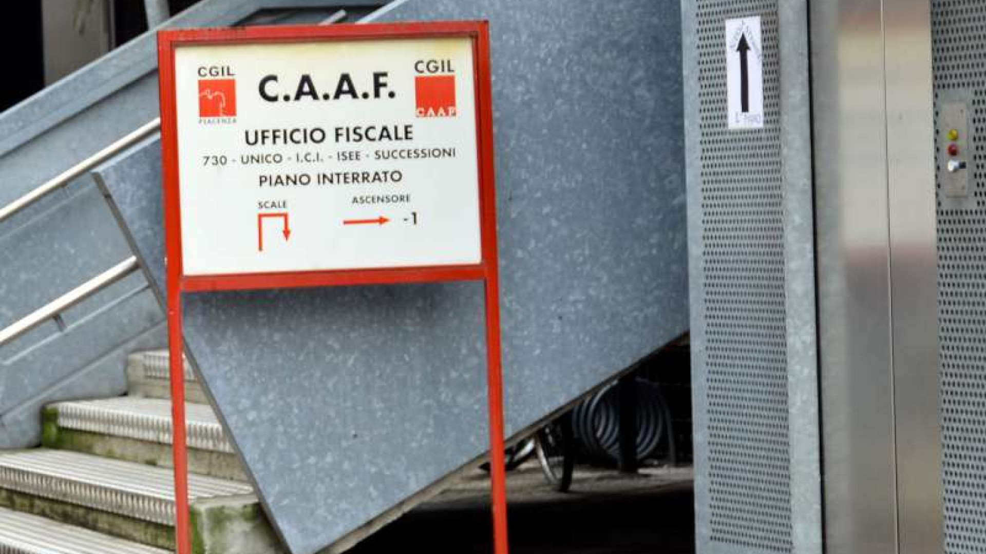 Reddito cittadinanza, da domani le richieste. Caaf: "Per evitare code non venite in massa"
