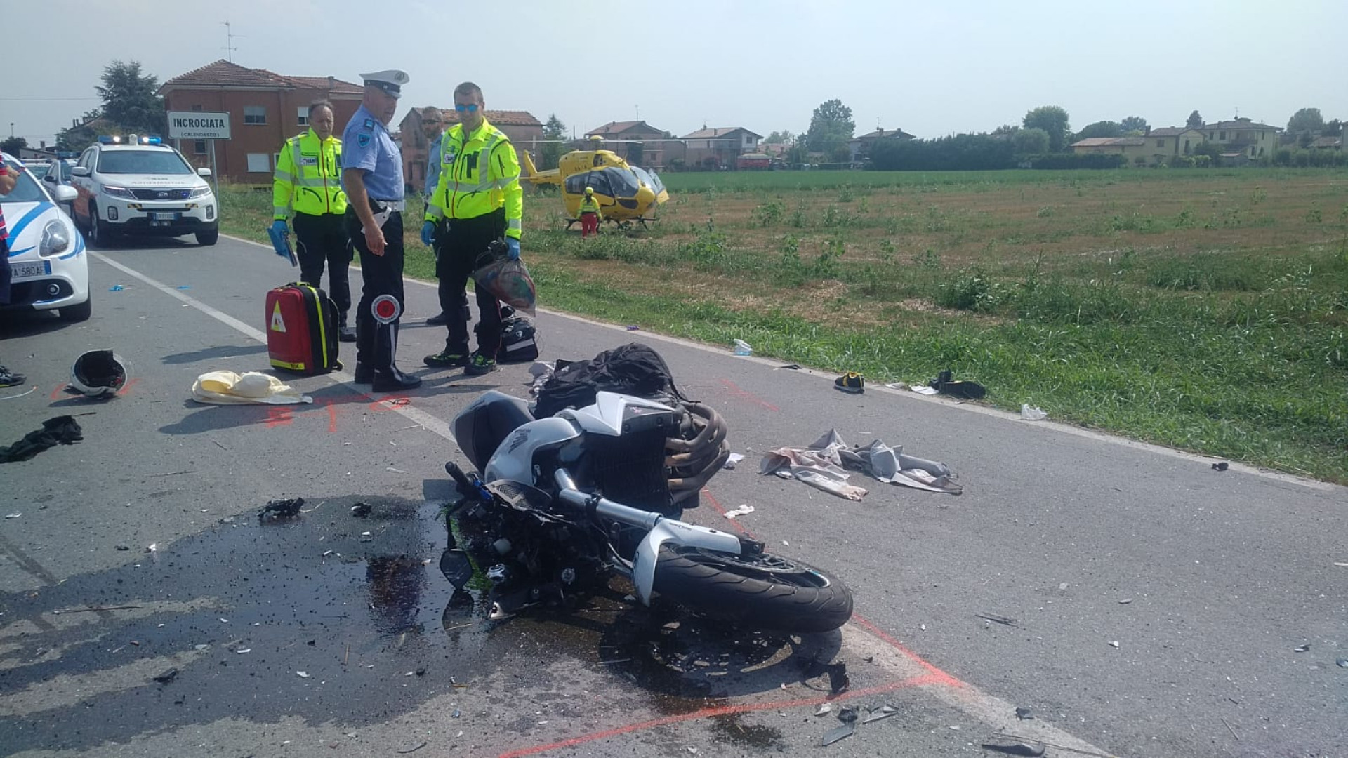 Calendasco, brutto incidente auto-moto: quattro feriti, due molto gravi