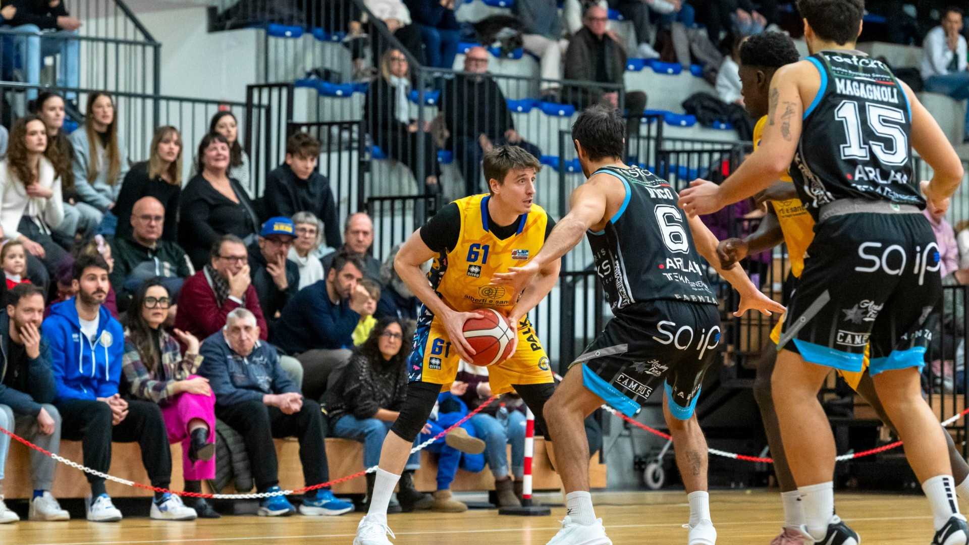 I Bees si regalano una notte di grande basket: contro Faenza finisce 87-77