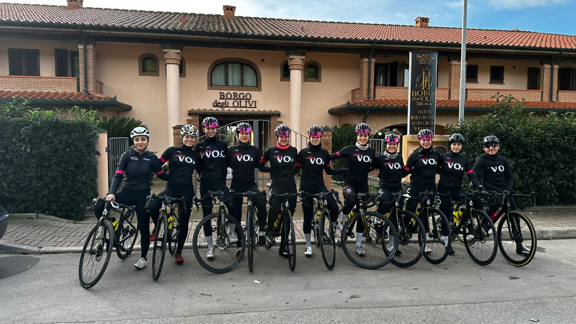 Ciclismo, si alza il sipario sulla stagione 2024 della Bft Burzoni VO2 Team Pink