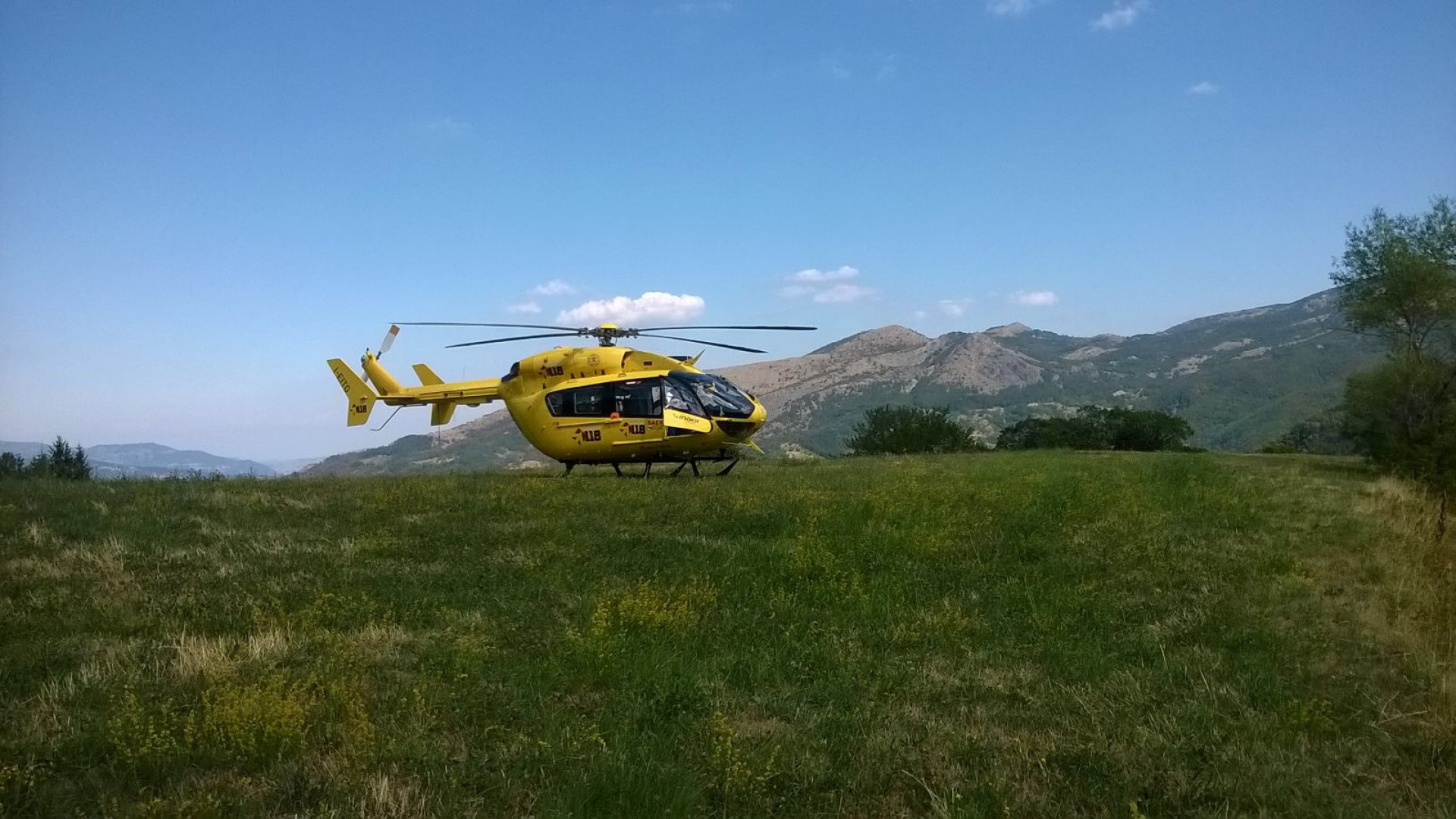 Cerreto di Zerba: grave infortunio agricolo, un uomo trasportato a Parma in elicottero