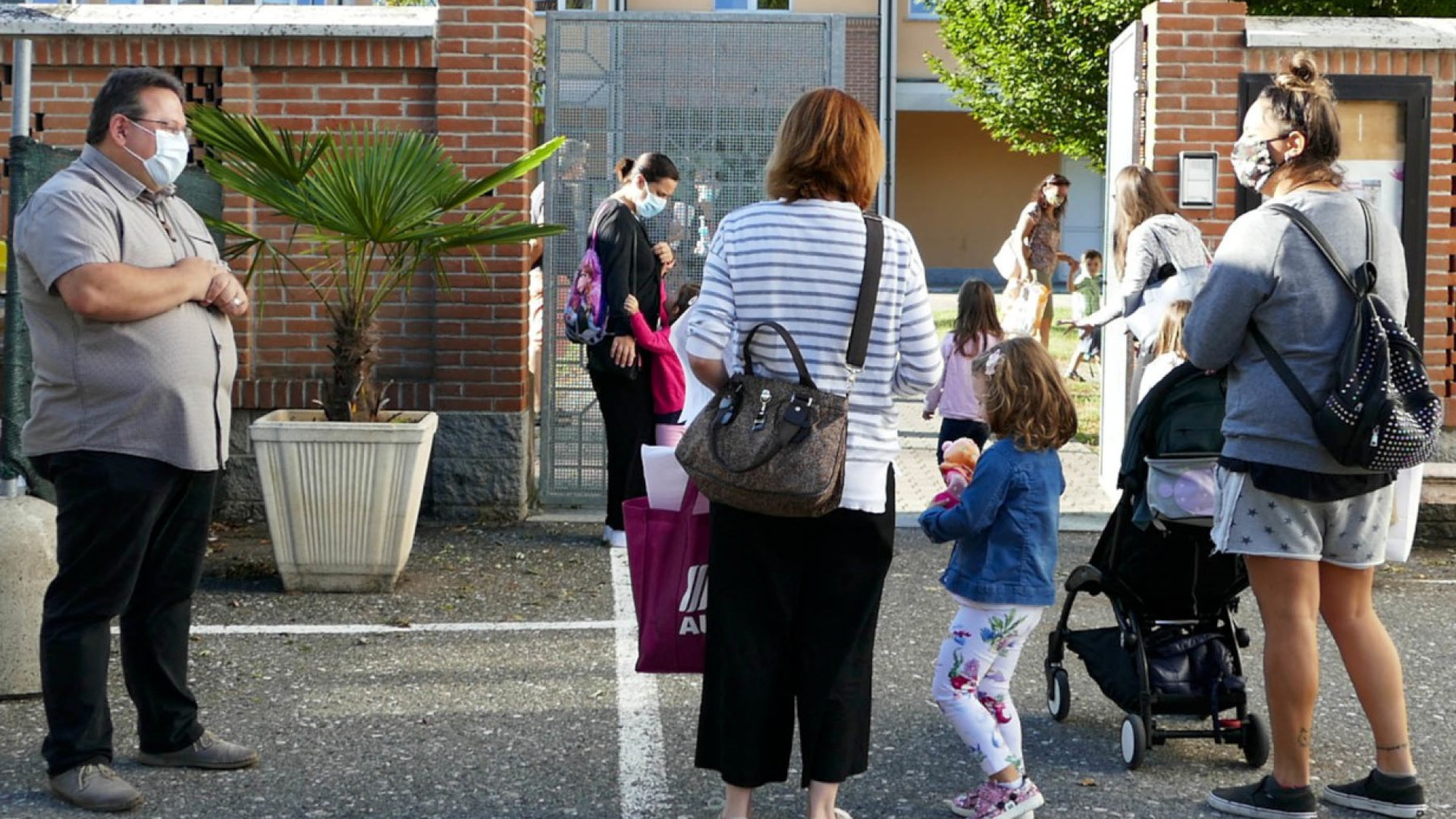 Qualche lacrima e tanti sorrisi: riparte l'asilo parrocchiale di San Nicolò