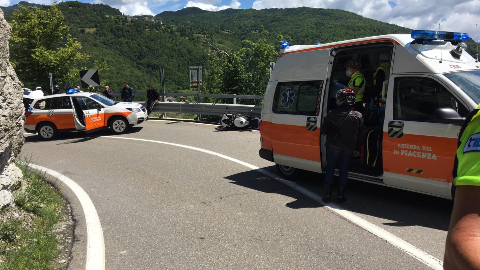 Cadute a Perino, Rocca Pulzana, Marsaglia e al Penice: motociclisti seriamente feriti