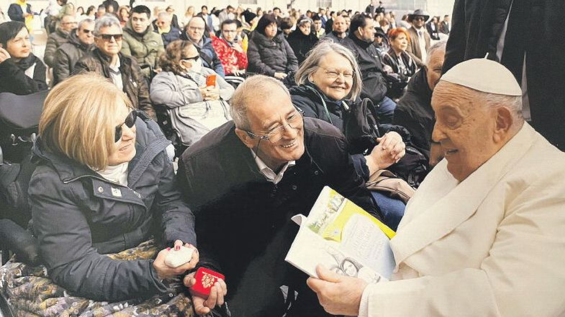 Lella e Paolo, nuovo voto d'amore 40 anni dopo. Papa Francesco: "Voi un esempio"