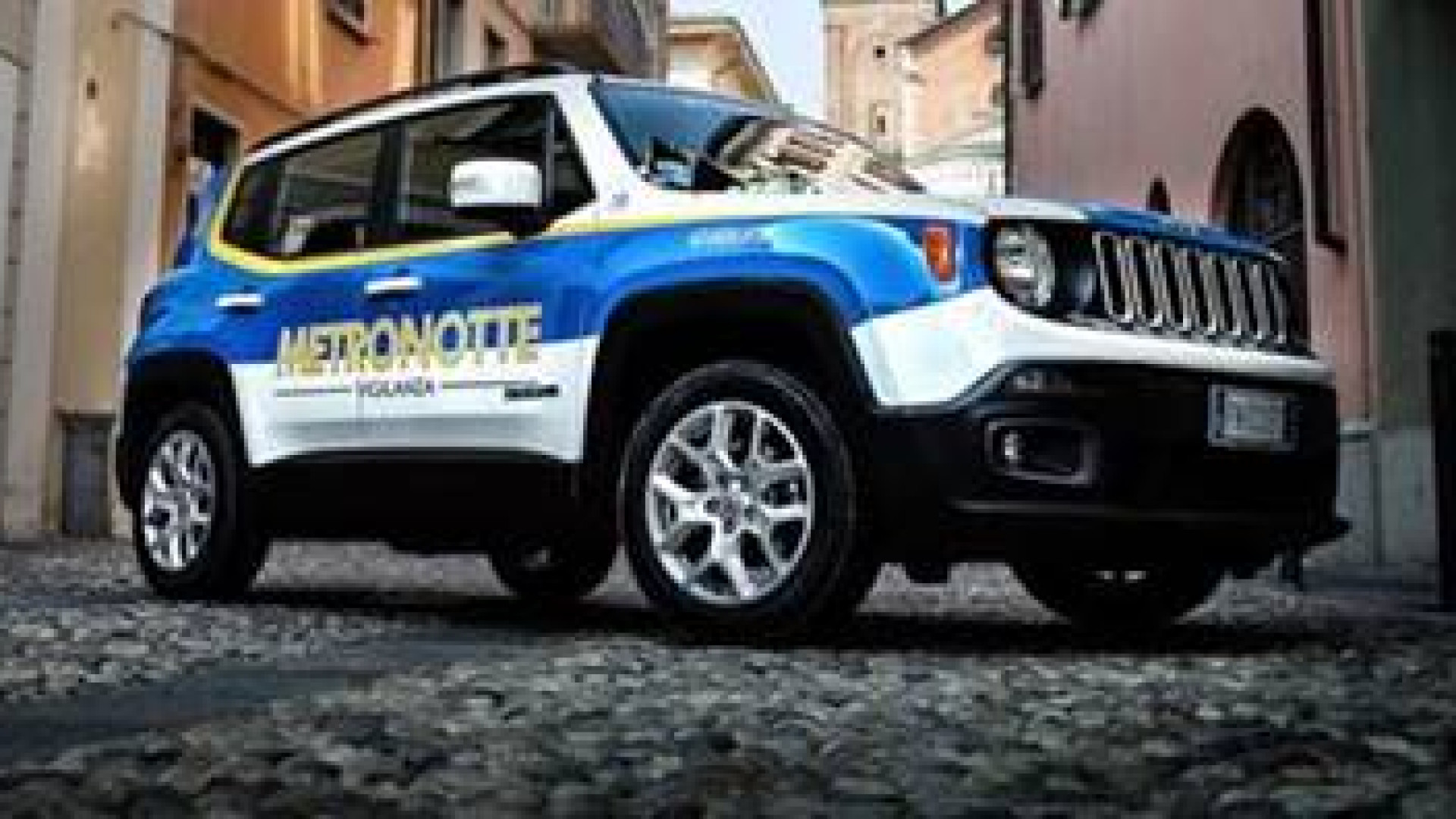 Tentato furto nella notte a una farmacia di Castelvetro: ladri in fuga a mani vuote